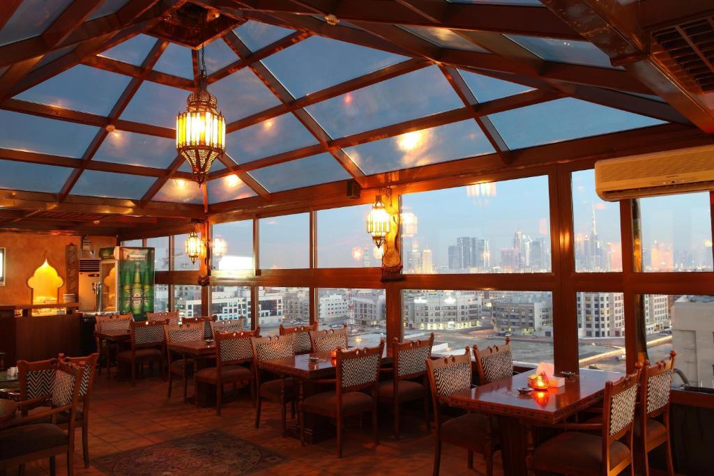 Sea View Hotel Дубай Екстериор снимка
