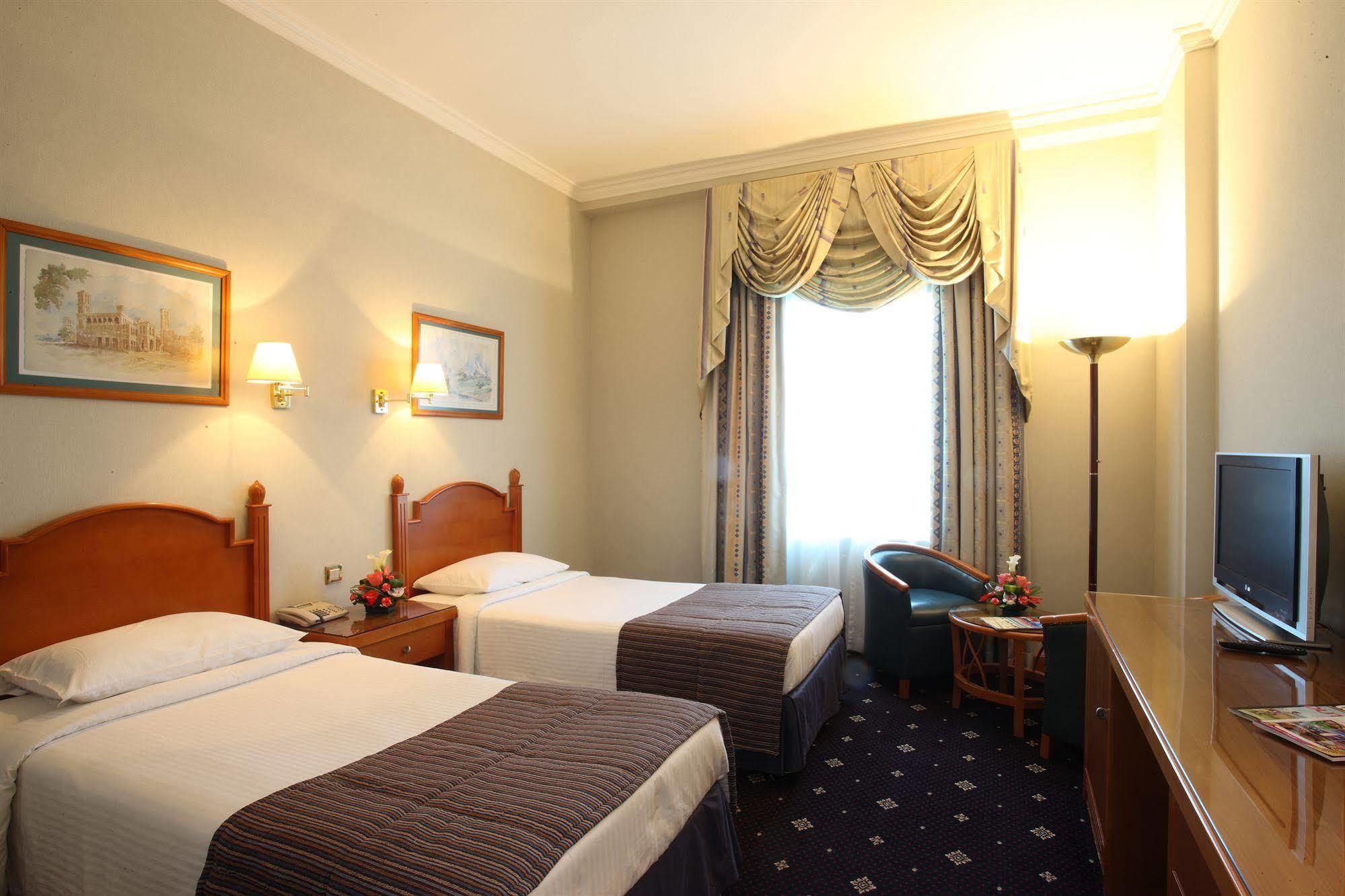 Sea View Hotel Дубай Екстериор снимка