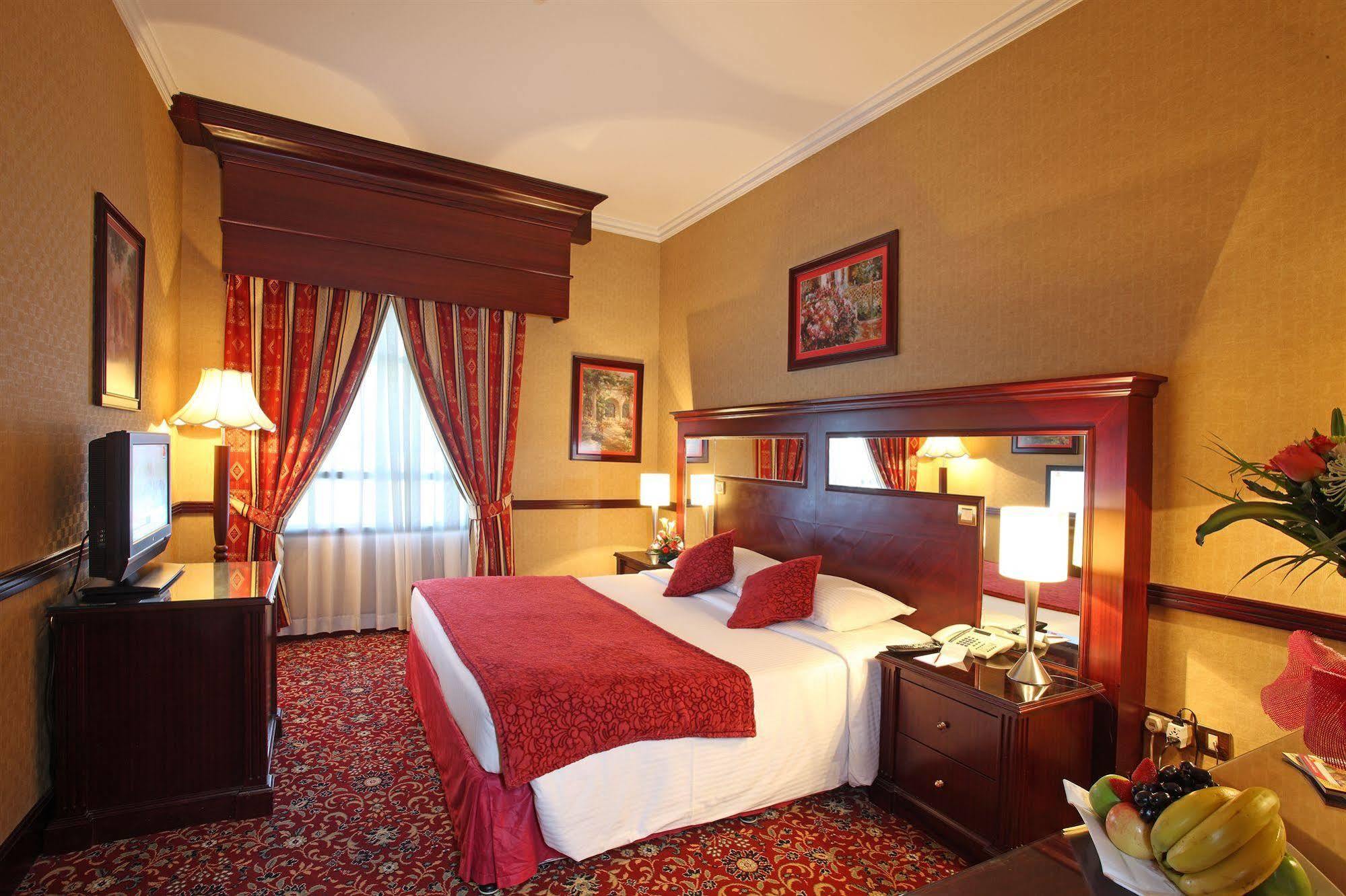 Sea View Hotel Дубай Екстериор снимка
