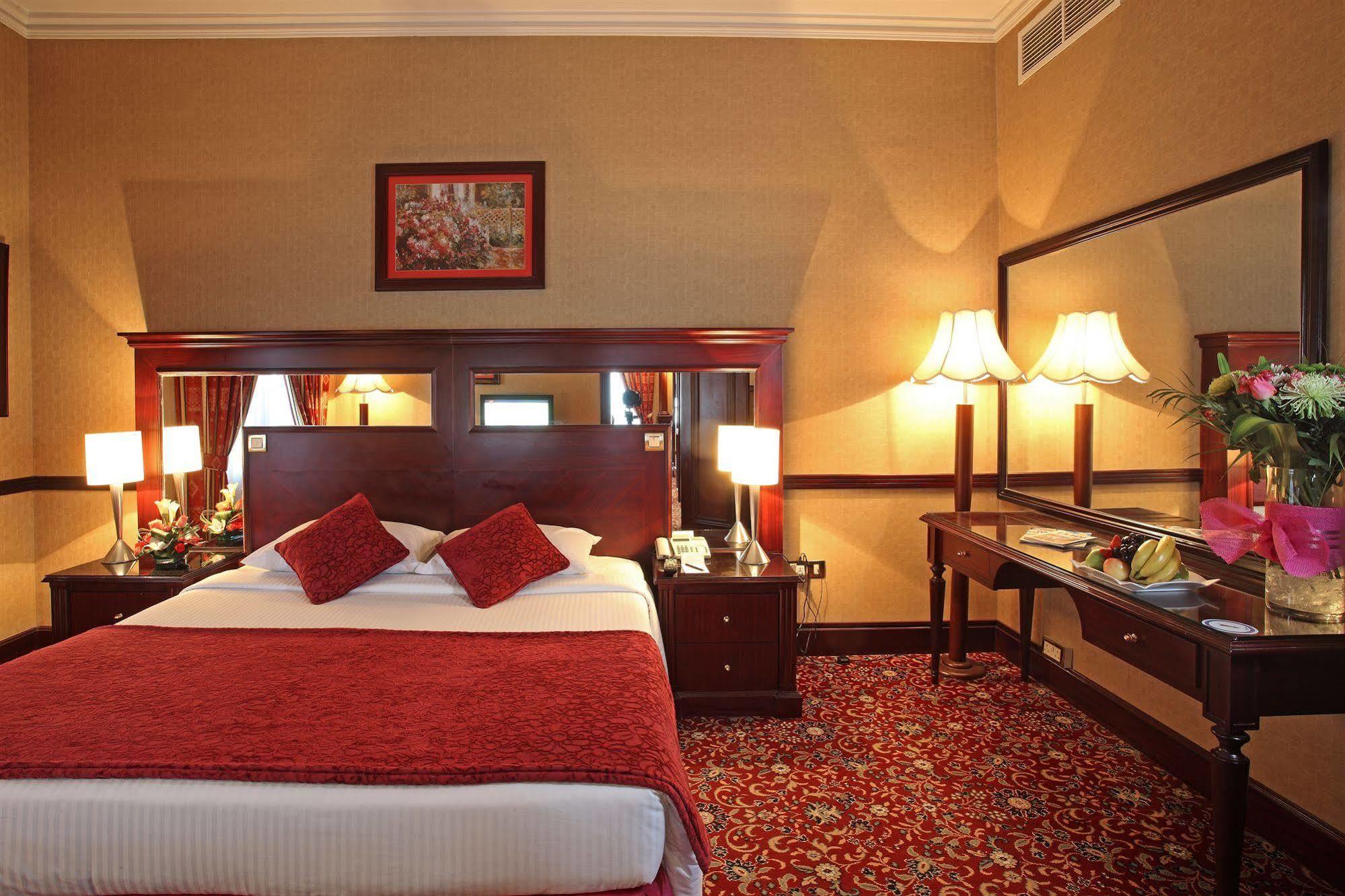 Sea View Hotel Дубай Екстериор снимка