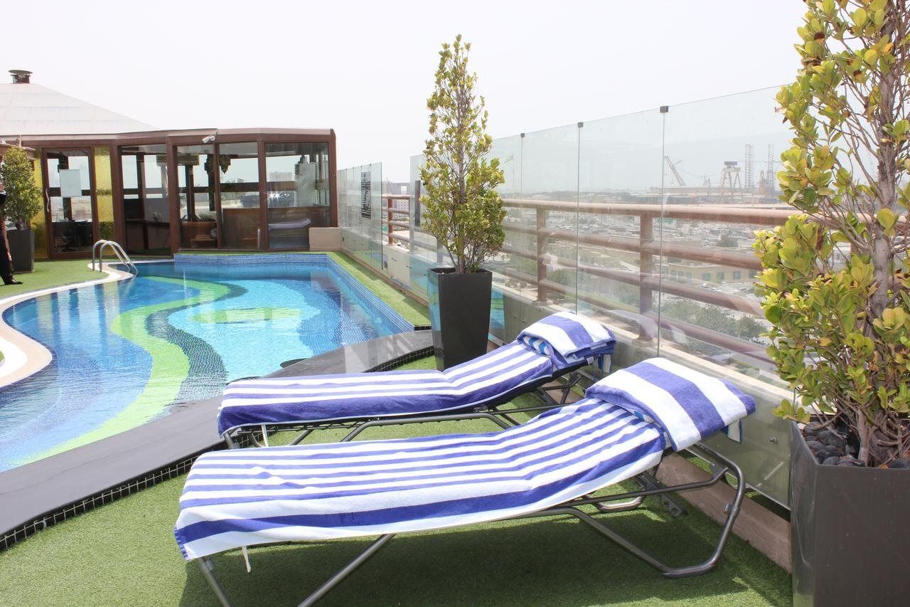 Sea View Hotel Дубай Екстериор снимка